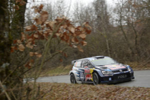 mikkelsen con la polo