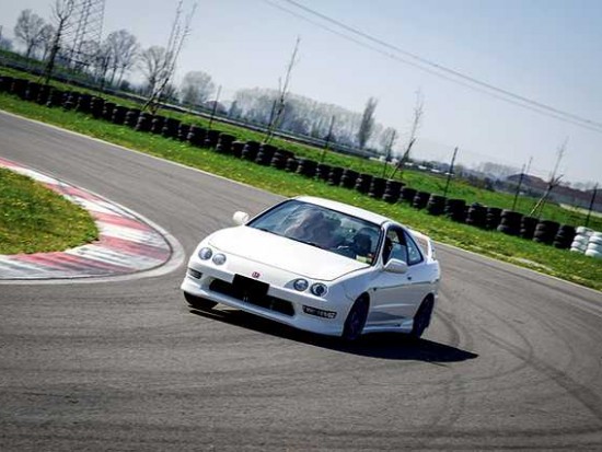 Honda-Integra-Type-R-02-550x413